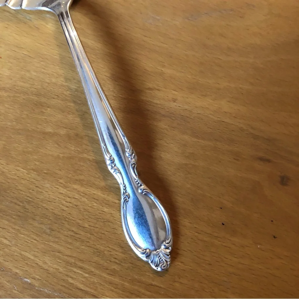 Precious Mirror International Silver Tomato Server Floral Spring Pattern